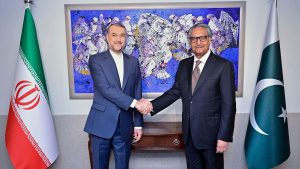 وزیر خارجه ایران برای نخستین بار پس از تنش‌های اخیر با پاکستان به این کشور سفر کرد