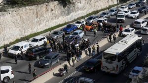 در پی حمله مسلحانه سه مرد در کرانه باختری یک اسرائیلی کشته شد