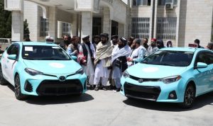 طالبان از تاکسی‌های جدید افغانستان رونمایی کرد!+عکس