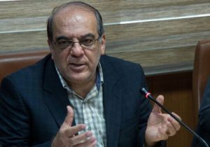 عباس عبدی: طرح مولدسازی خلاف قانون است و مجلس در برابر تعرض به قانون سکوت می‌کند