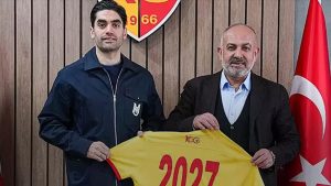 علی کریمی قرارداد خود با باشگاه کایسری اسپور را تمدید کرد