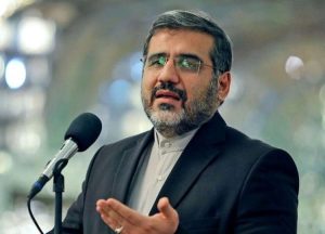 وزیر ارشاد: تمام مدیران دولت روحانی را برکنار کردم، مدیر سازمان سینمایی‌ من تهیه‌کننده «قلاده‌های طلا» است، افتخار می‌کنم