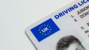 پایان گواهی‌نامه‌های مادام‌العمر؛ پارلمان اروپا قوانین صدور مجوز رانندگی را بازنگری می‌کند