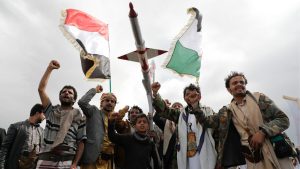 حمله حوثی‌ها به یک کشتی با پرچم لیبریا؛ حملات آمریکا و بریتانیا در غرب یمن ۱۱ کشته بر جا گذاشت