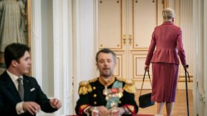 ملکه پیشین دانمارک در دوره بازنشستگی به طراحی لباس و صحنه باله مشغول می‌شود