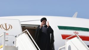 رئیسی دقایقی پیش تهران را به مقصد اسلام‌آباد ترک کرد