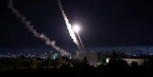 عکس  شلیک موشک‌های سپاه از خمین و گلپایگان به سمت اسرائیل