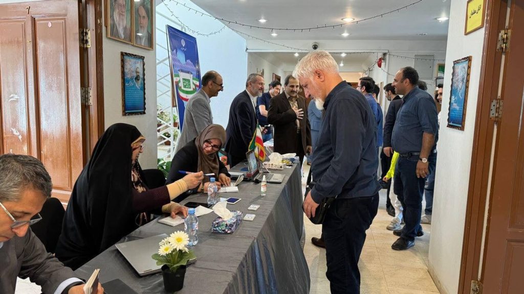 حضور ایرانیان مقیم روسیه پای صندوق های رای انتخابات ریاست جمهوری ایران