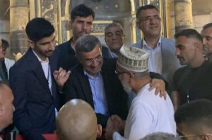 دکتر احمدی نژاد وارد استانبول شد + فیلم و تصاویر